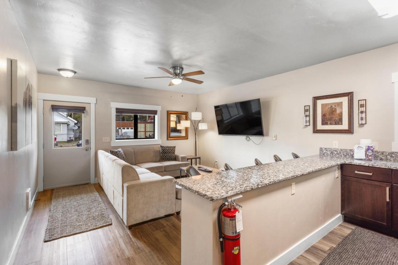 The Yellowstone Hideaway Unit A West Yellowstone Extérieur photo